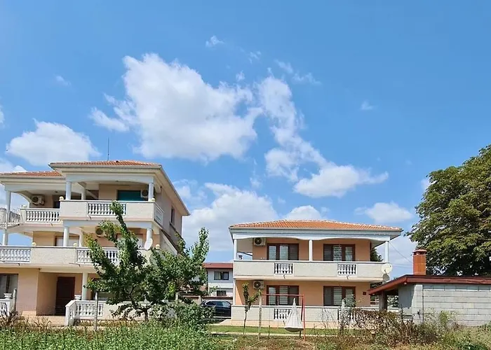 House Varna-4 3* Krapets (Dobrich)