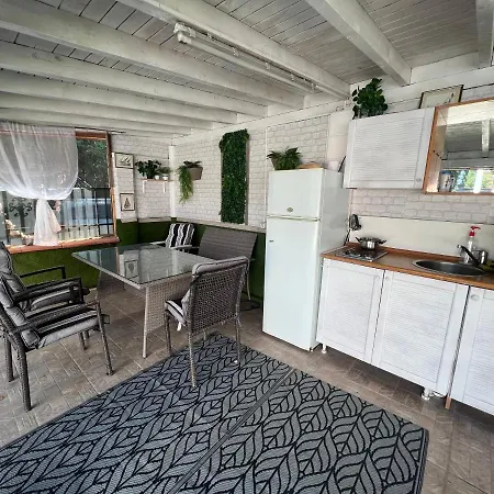 בית הארחה House Varna-4 *
